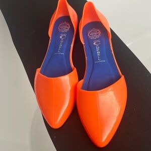 Vibrant plastic flats shoes. Simple sleek sz 8